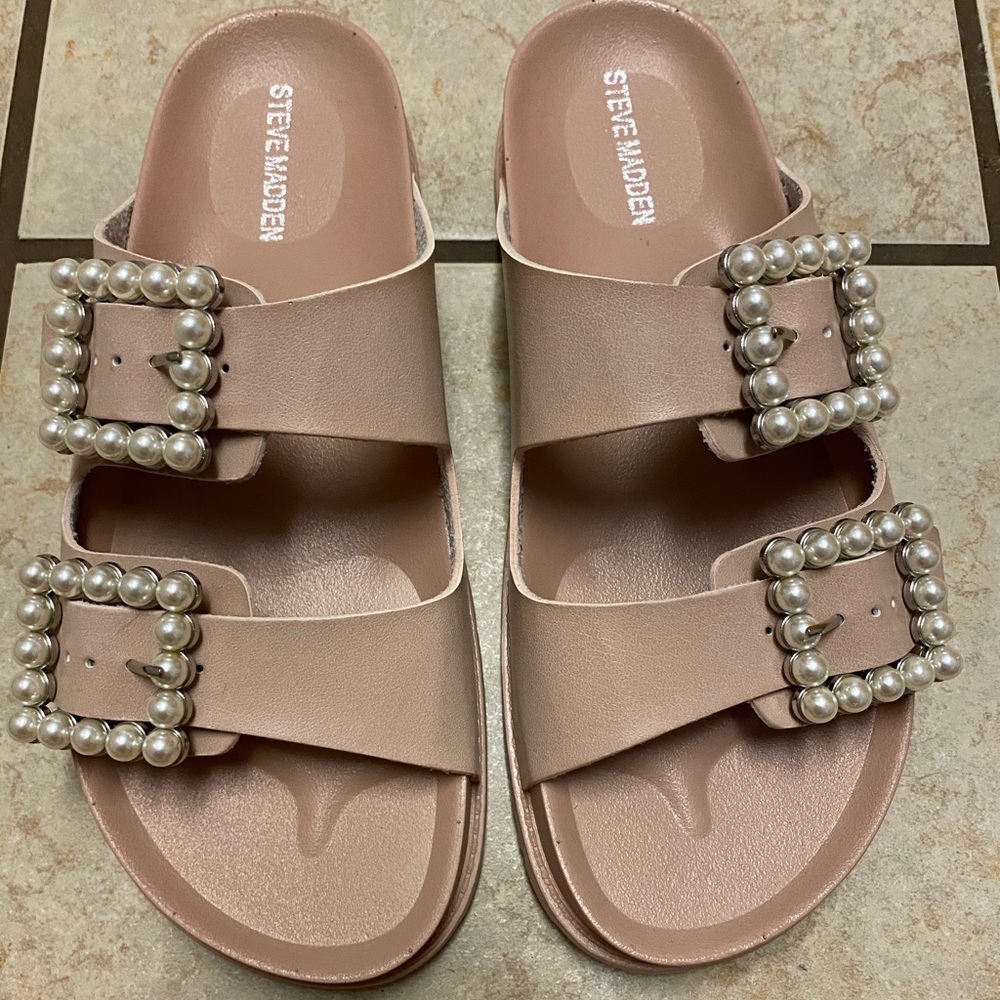 New Steve Madden sandals Sz 9